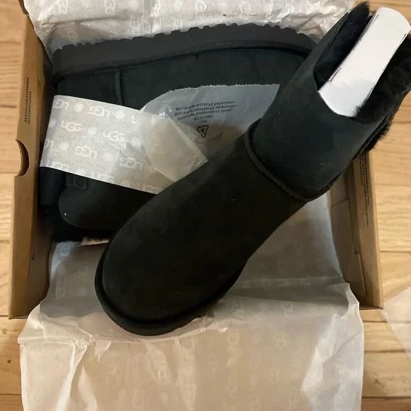 UGG | Shoes | Brand New In Box Ugg Black Heritage Bow Size  display picture 2